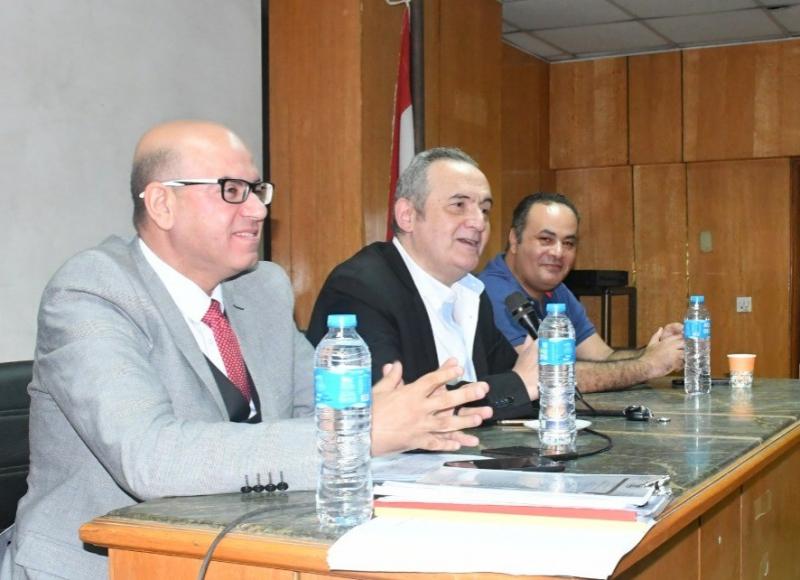 د محمد مصطفى: تدشين ١٢ سرير بأقسام الرعاية المركزة بمستشفى سوهاج التعليمي