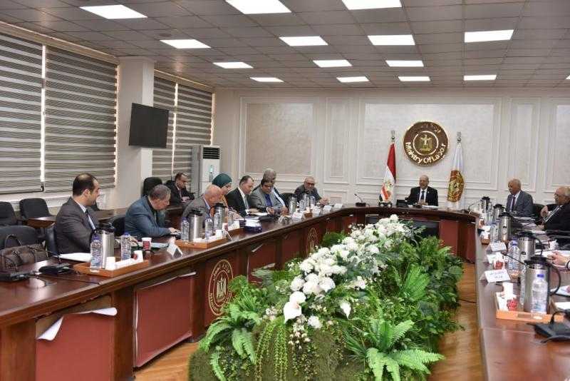 وزير العمل: 2.225 مليار جنيه دعمًا من صندوق إعانات الطوارئ للعمال