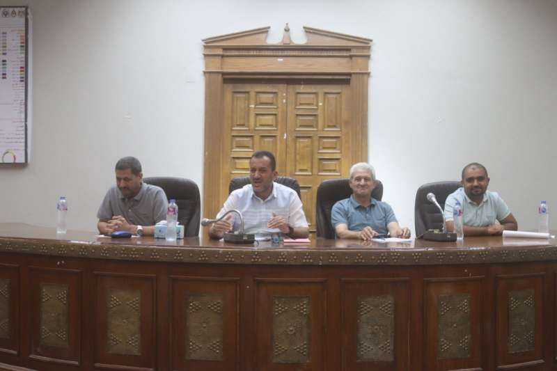 خط أحمر