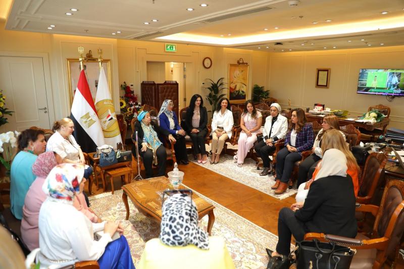 خط أحمر