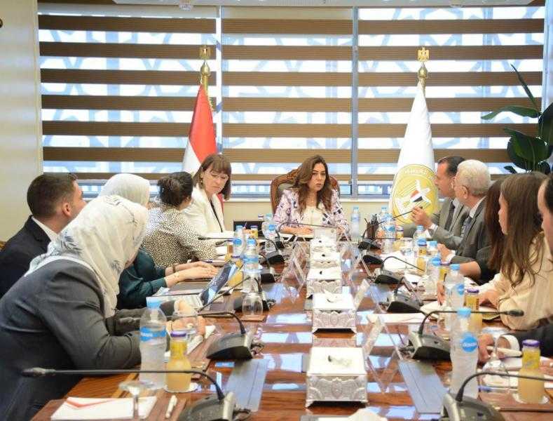 وزيرة التنمية المحلية تبحث مع منسق الأمم المتحدة مجالات التعاون في مصر