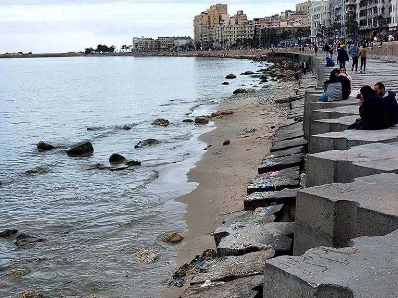 حقيقة العلاقة بين انحسار مياه البحر المتوسط وحدوث تسونامي