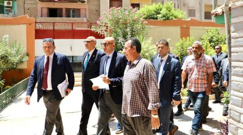 وزير التعليم ومحافظ القليوبية يتفقدان مباني مدرستي ابن خلدون والشيماء في بنها