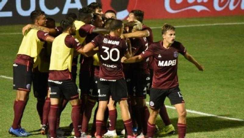 لانوس يحقق فوزا مثيرا على بيلجرانو في الدوري الأرجنتيني