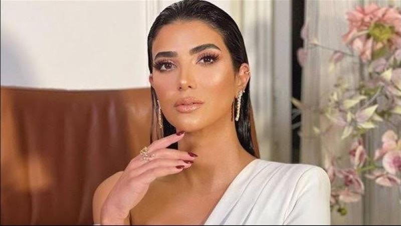 ريم سامي تجذب الأنظار بإطلالة صيفية