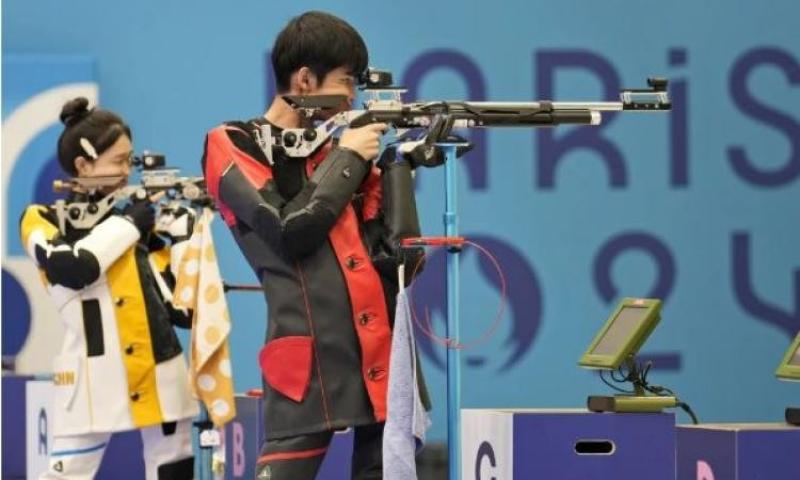 الصين تحصد الذهبية الأولى للرماية في أولمبياد باريس 2024
