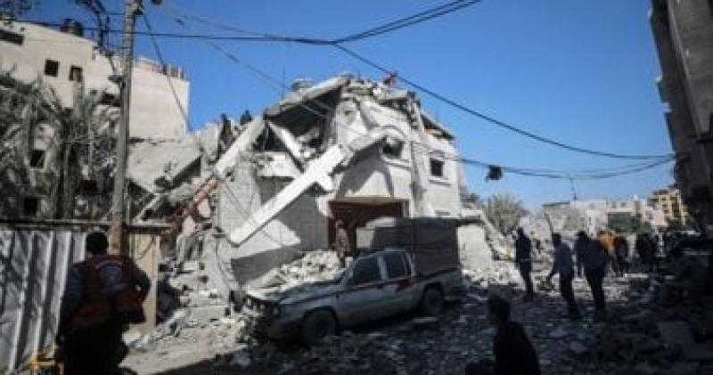الرئاسة الفلسطينية: الاحتلال انتهك كل المحرمات بقصف مدرسة ”السيدة خديجة” بدير البلح