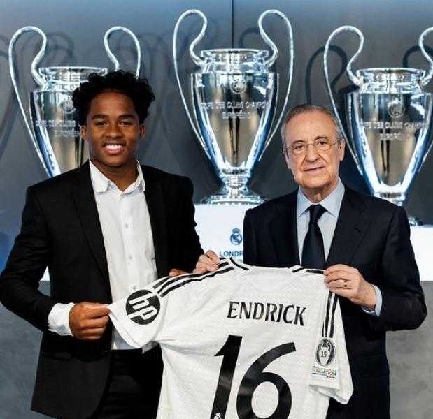 ريال مدريد يقدم صفقته البرازيلية إندريك للجماهير