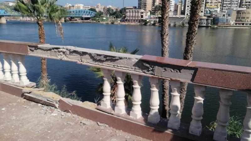 بسبب حادث تصادم.. الدقهلية توضح حقيقة تلف كورنيش المشاية السفلية بالمنصورة |صور