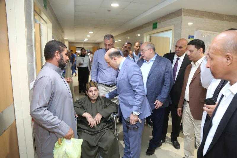 محافظ كفر الشيخ يتفقد مستشفى قلين المركزي ويستمع للأهالي للاطمئنان على مستوى الخدمات الطبية
