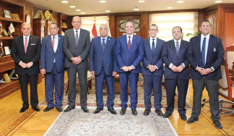 خط أحمر