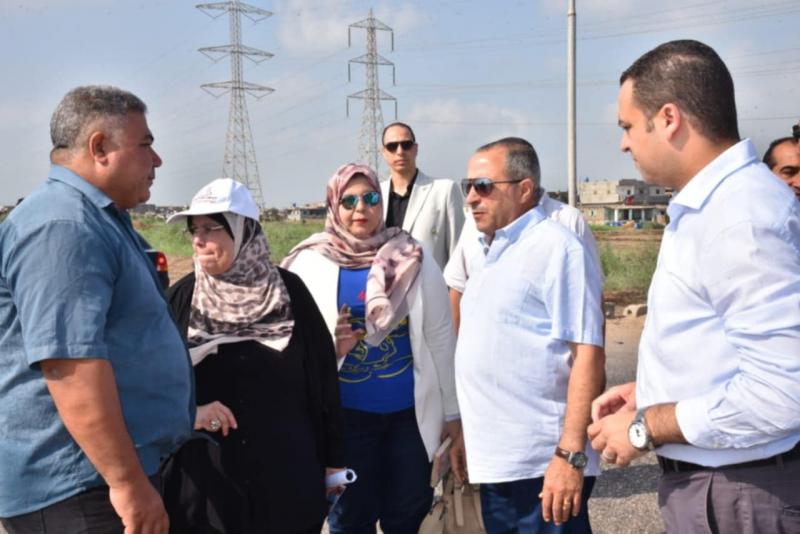 محافظ بورسعيد يتفقد الموقف التنفيذي لإنشاء وتطوير الطرق بالجنوب