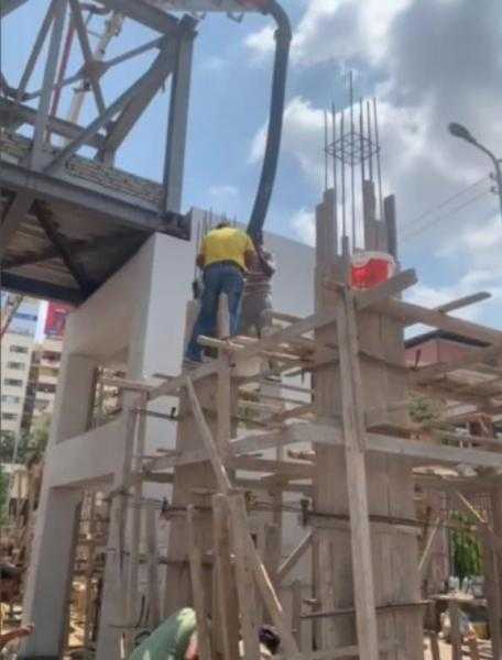 محافظ الغربية يتابع الأعمال الجارية بكوبري مشاة شارع البحر بطنطا