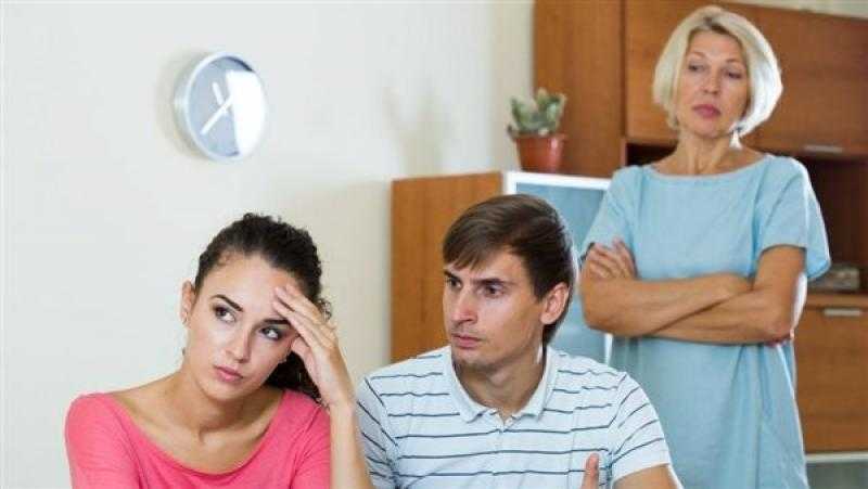 خبيرة الاتيكيت شريهان الدسوقي تقدم نصائح للتعامل مع الحماة
