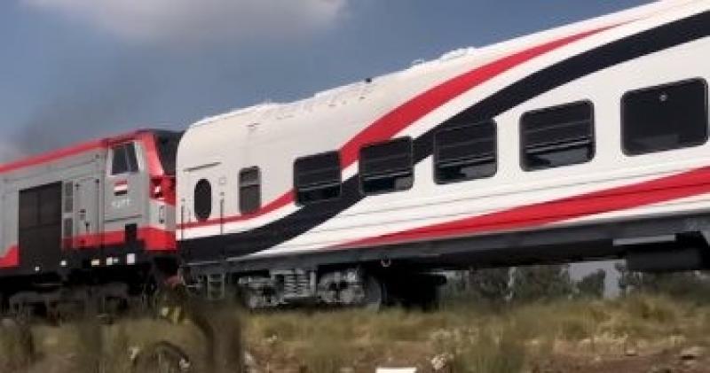 إصابة عامل بنزيف فى المخ بسبب قفزه من قطار بإحدى قرى محافظة قنا