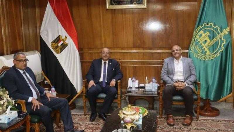 محافظ القليوبية يستقبل رؤساء محاكم شمال وجنوب بنها الابتدائية لتقديم التهنئة له