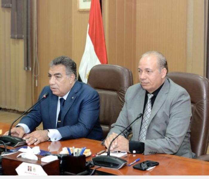 مجلس جامعة المنصورة يعقد اجتماعا بحضور محافظ الدقهلية.. صور