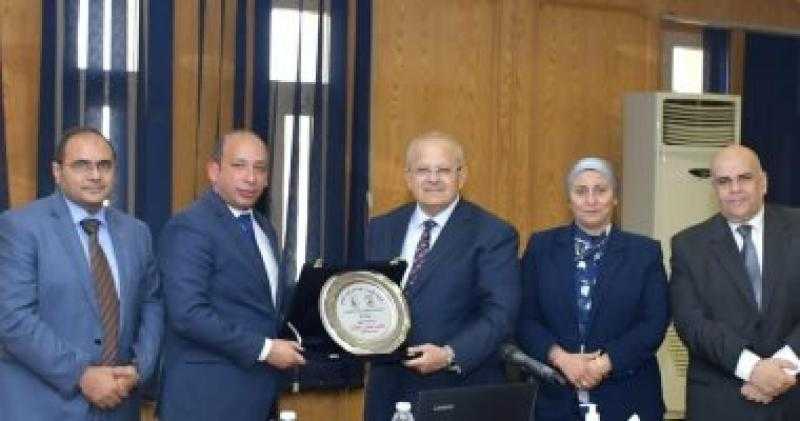 الخشت يترأس اجتماع مجلس كلية الطب ويشيد بانجازاته لدعم قصر العينى