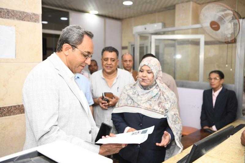 محافظ قنا يتفقد عددا من القطاعات الخدمية بمركز دشنا