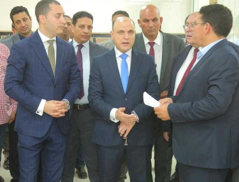 محافظ كفر الشيخ يتابع حركة النقل وتطهير شبكات الصرف الصحي والنظافة