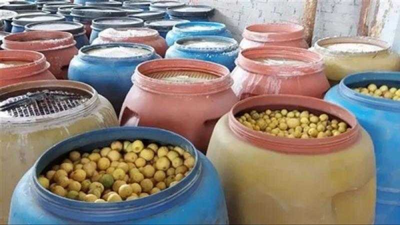 غلق مصنع وإعدام 25 طن مخللات فاسدة بالشرقية