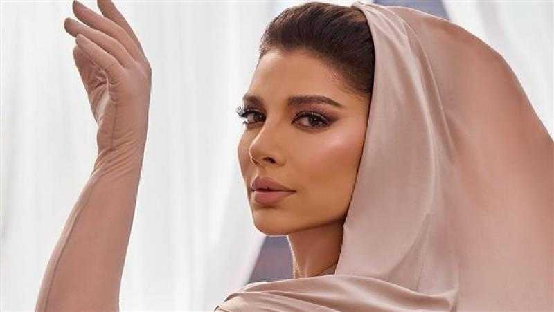 تعليق مفاجئ من ناقد موضة على فستان أًصالة في السعودية