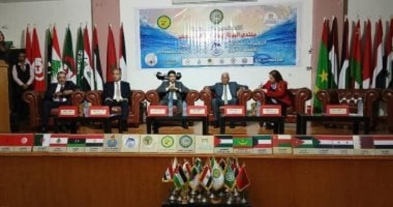 انطلاق الجلسة الافتتاحية لمنتدى الشباب العربى للبيئة الساحلية بالغردقة