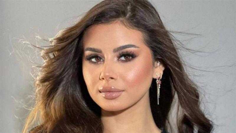 منة عرفة تثير الجدل بملابس ملفتة في المالديف| شاهد