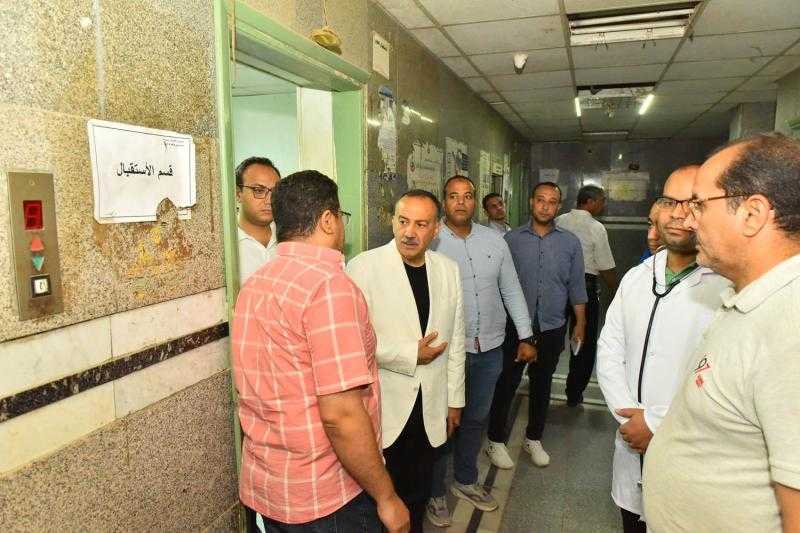 محافظ أسيوط يتفقد مستشفى الولادة والصحة الإنجابية بمنفلوط.. صور