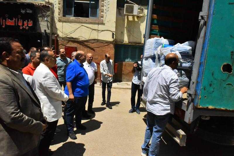 محافظ أسيوط يشهد تسليم شحنة مستلزمات طبية كدعم للمستشفيات والقطاع الصحي.. صور