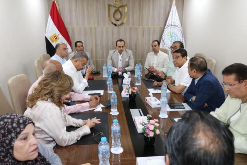 ”السبكي” يواصل جولاته الميدانية بالصعيد من أسوان إلى محافظة الأقصر.. صور