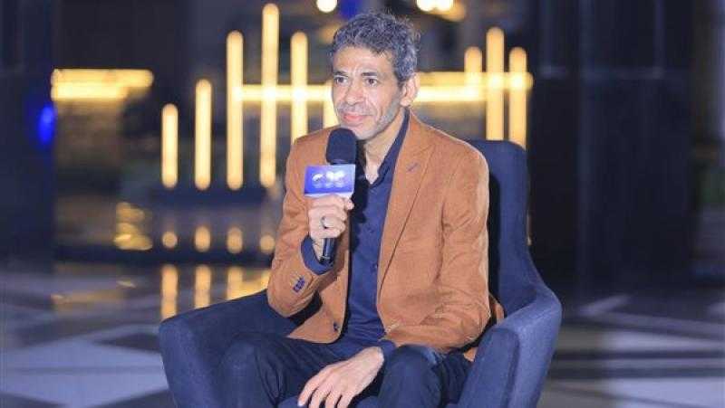 طارق إمام: بدأت بالرسم.. والكتابة انتصرت في النهاية