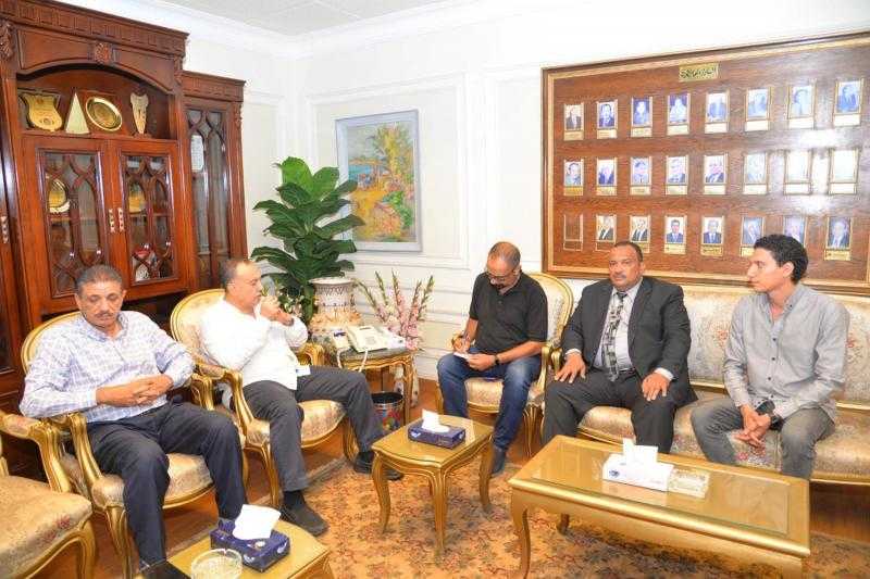محافظ أسيوط يستقبل مسئولي الهيئة المصرية العامة للبترول