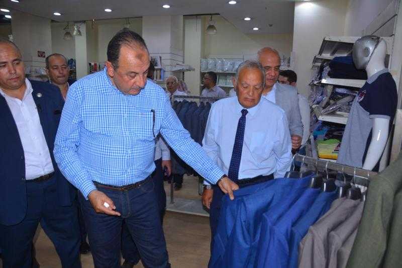 وزير قطاع الأعمال يتفقد حديقة الميريلاند ومبنى غرناطة التاريخي وفرعا لـ”عمر أفندي” بمصر الجديدة
