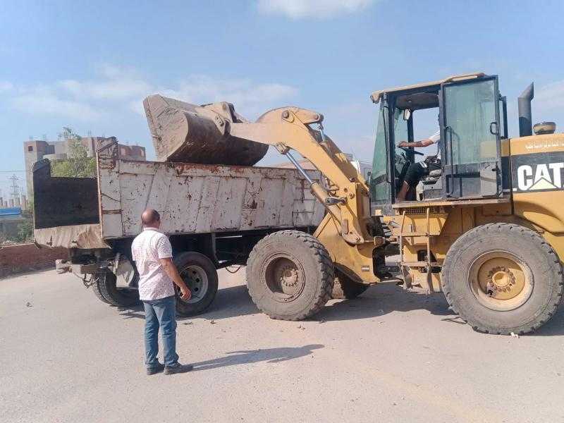 حملة نظافة مكبرة.. رفع 1270 طنًا من القمامة والمخلفات في كفر الشيخ