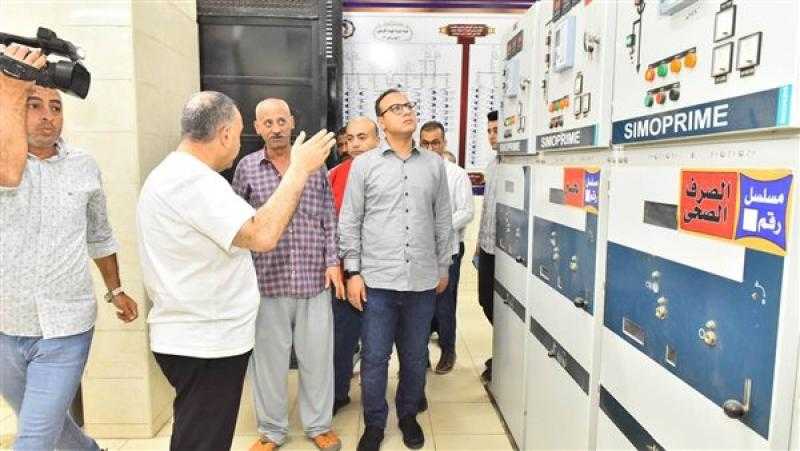 محافظ أسيوط يتفقد سير العمل بلوحة توزيع الكهرباء بالأربعين بحي غرب| صور