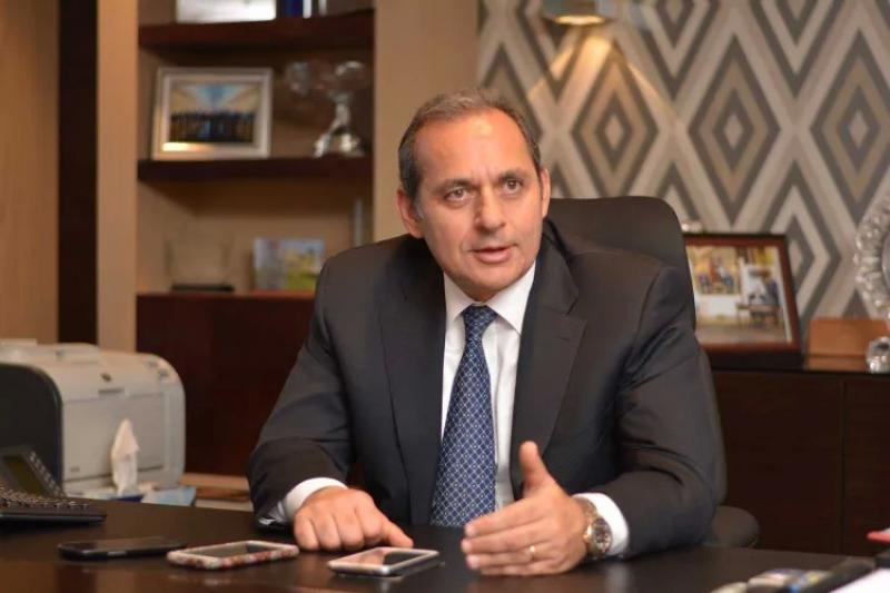 هشام عكاشة: تحويلات المصريين بالخارج 250 مليار دولار.. ويجب إزالة البيروقراطية لجذب الاستثمارات