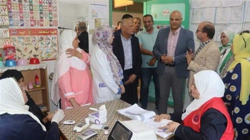 محافظ القليوبية يتفقد أعمال مبادرة 100 مليون صحة بطوخ للاطمئنان على الخدمات