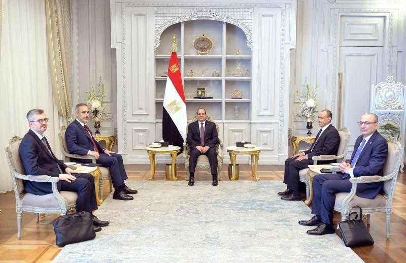 الرئيس السيسي: الشرق الأوسط يمر بمنعطف شديد الخطورة يستوجب أعلى درجات ضبط النفس
