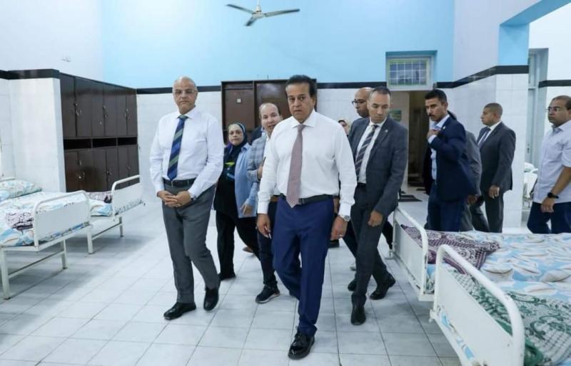 نائب رئيس مجلس الوزراء ووزير الصحة يتفقد مستشفى الخانكة للصحة النفسية.. صور