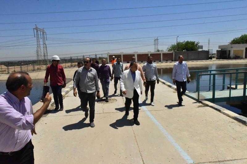 محافظ أسيوط يتفقد مراحل المعالجة بمحطة صرف صحي الزرابي بأبوتيج.. صور