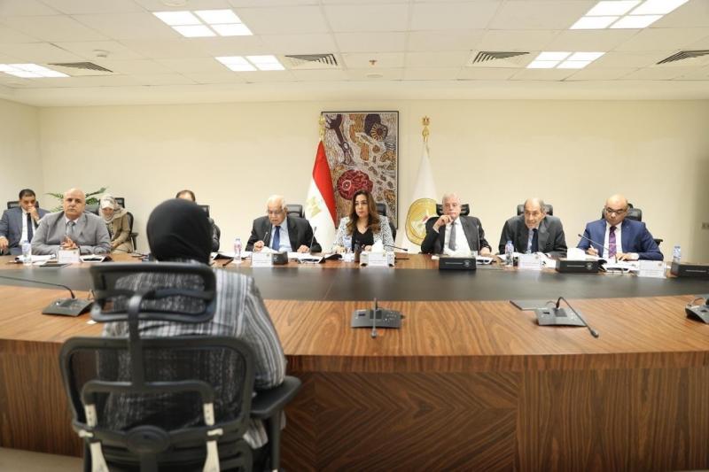 اللجنة العليا للقيادات بالتنمية المحلية تواصل المقابلات الشخصية للمتقدمين لمسابقة القيادات بالمحافظات