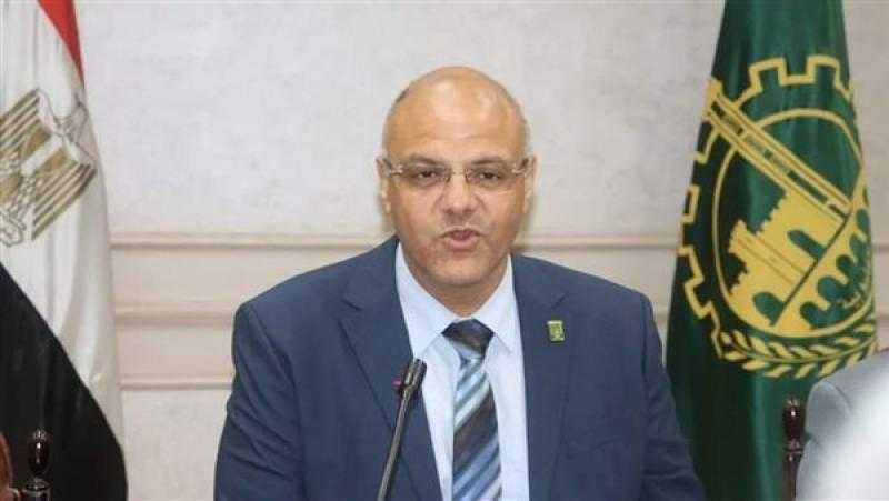 محافظ القليوبية يجتمع بالمهندسين بعد تكليفهم للعمل بـ”اليومية” لسد العجز