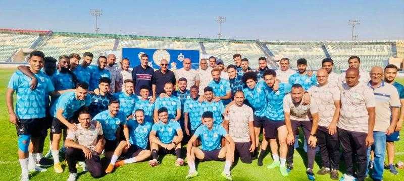 رئيس المصري يجتمع باللاعبين قبل مواجهة البنك الأهلي في كأس مصر