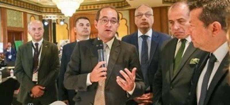 خط أحمر