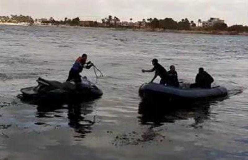 إخلاء 80 راكبا من داخل مركب بعد جنوحه بنهر النيل فى القاهرة