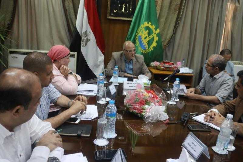 محافظ القليوبية يستمع إلى مشكلات أهالي شبرا الخيمة وقليوب والقناطر الخيرية