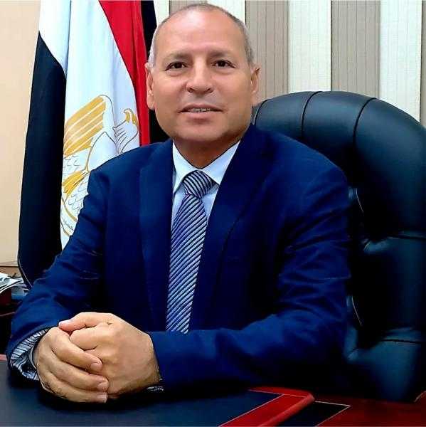 محافظ القاهرة: توفير رعاية كاملة لمشروعات أهالي السكن البديل.. صور