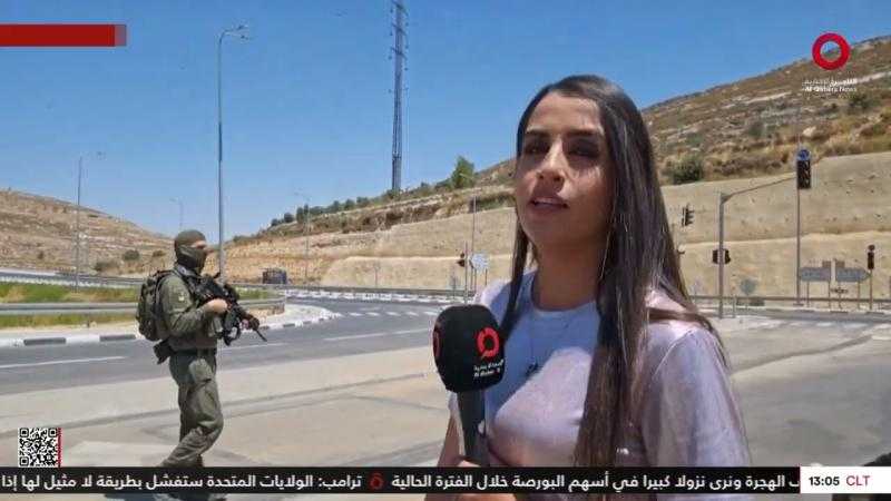 مراسلة «القاهرة الإخبارية»: جنود الاحتلال يشهرون السلاح في وجهي أثناء عملي