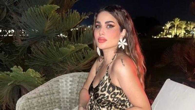 ندي الكامل تبرز أنوثتها بإطلالة جريئة
